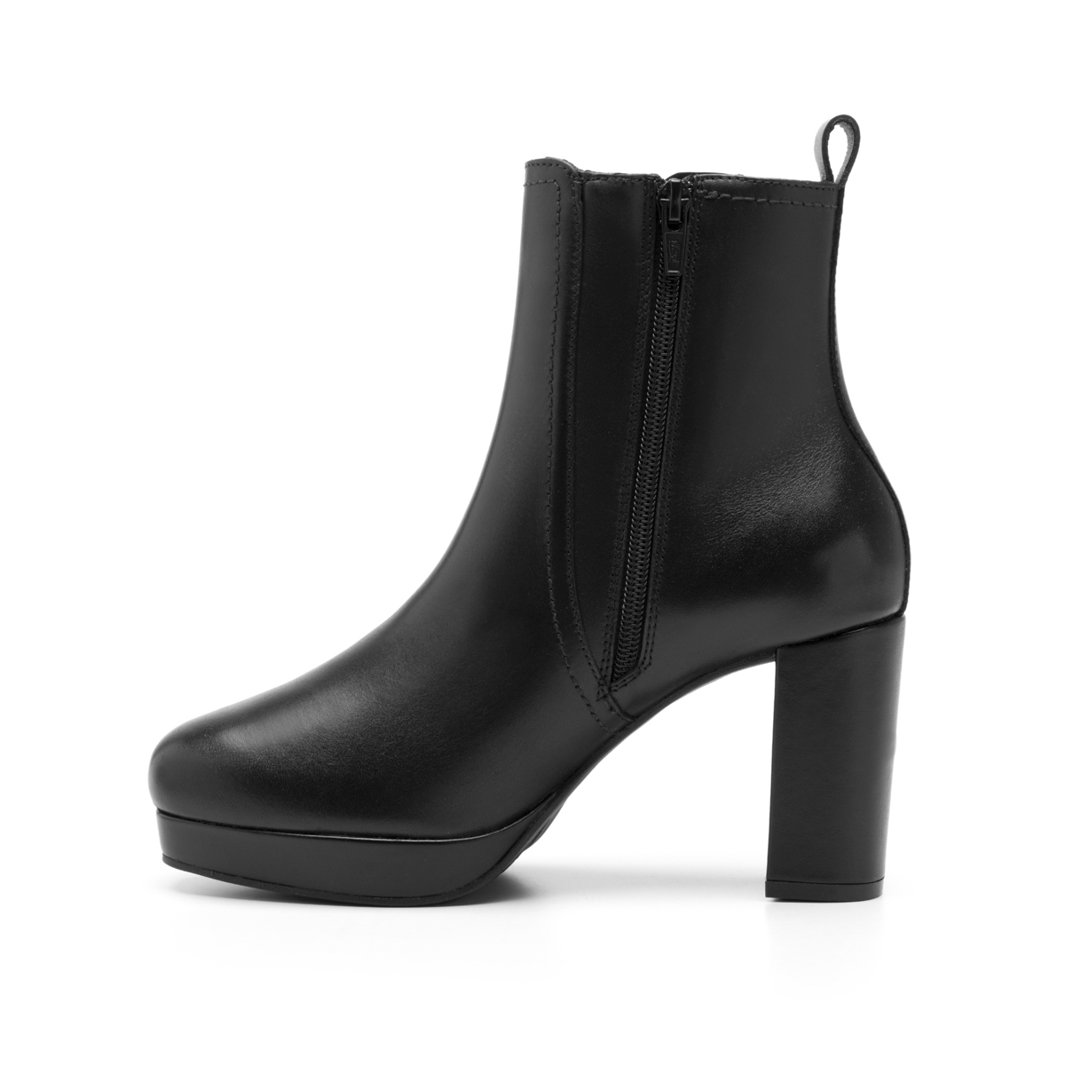 Women's Leather Bootie with Internal Zipper Style 118909 Black