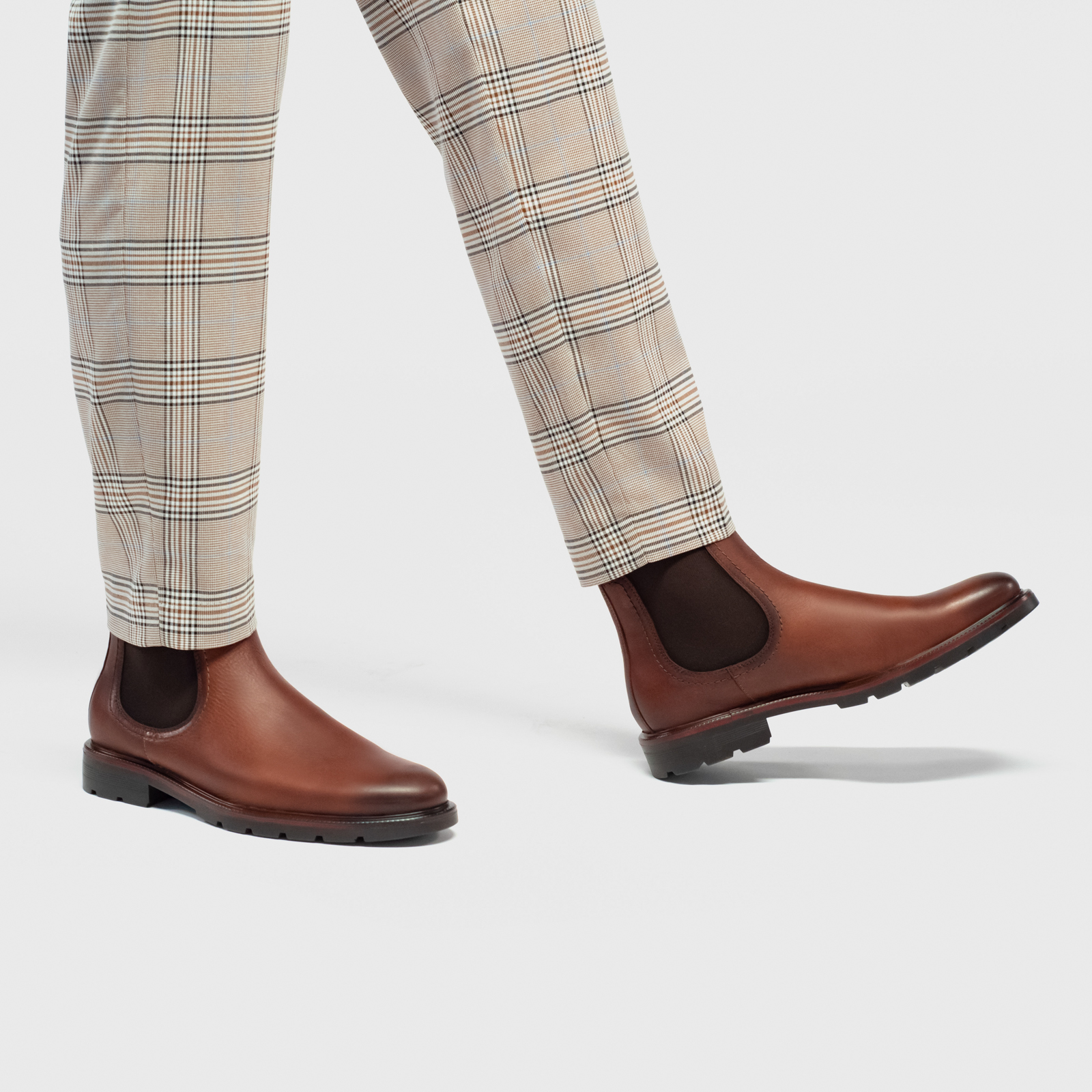 Botin Chelsea Quirelli para Hombre con elástico Estilo 88606 Nogal